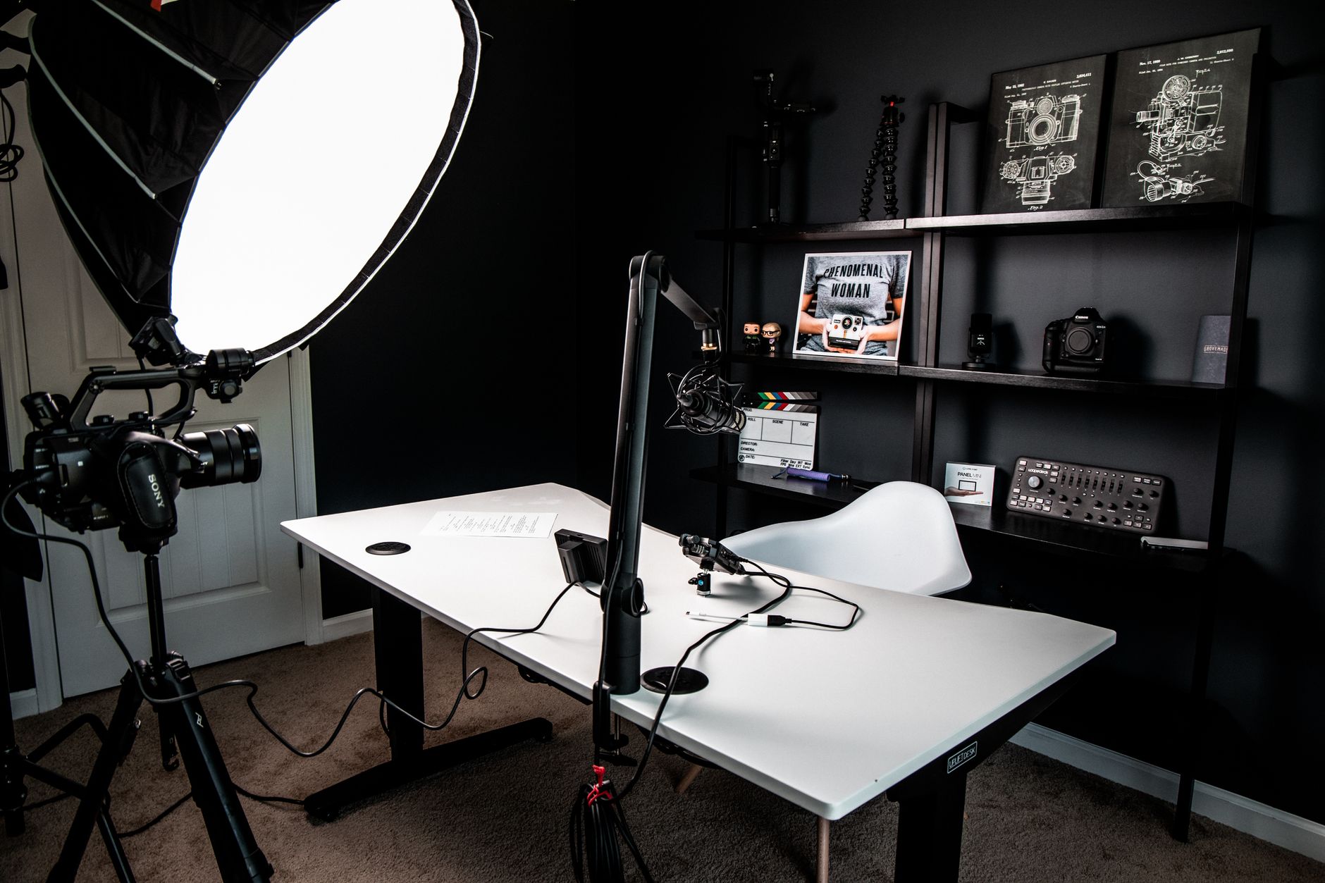 Définir le bon bureau de home studio selon la pièce et le matériel — aménagement bureau home studio avec équipement