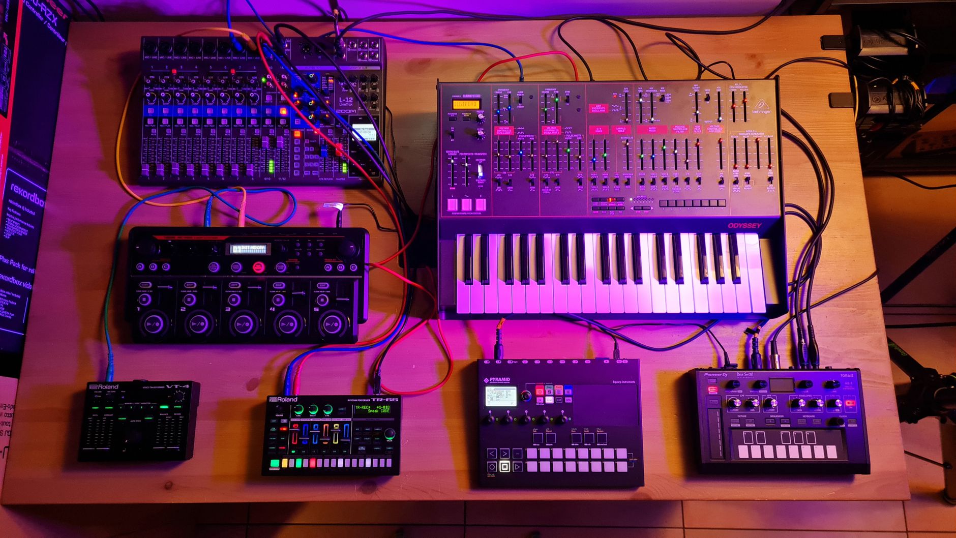 Home studio débutant : ordinateur et logiciel de musique avant le reste — installation de matériel de home studio