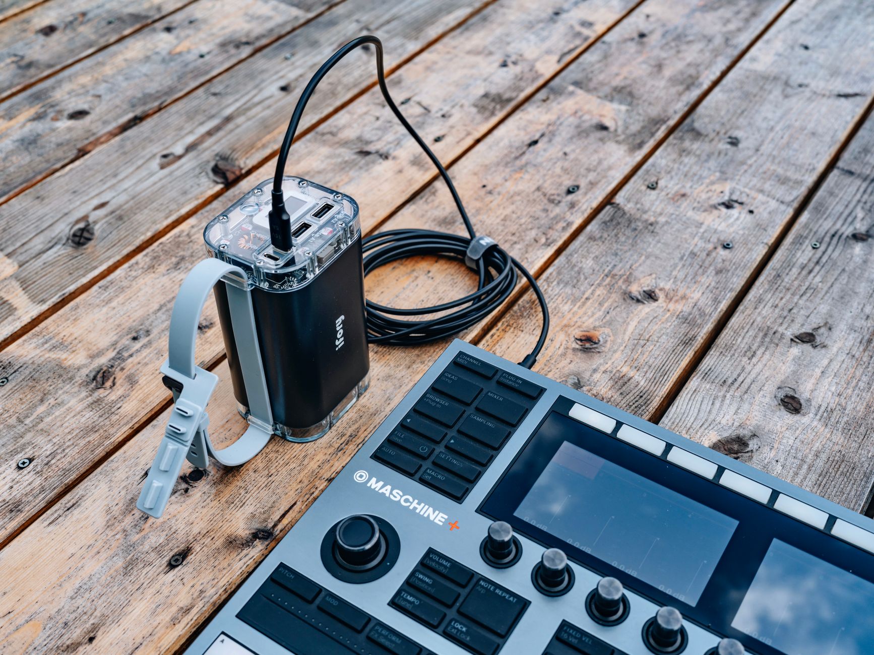 Interface audio USB : définition simple et rôle dans un studio maison — configuration studio interface audio USB