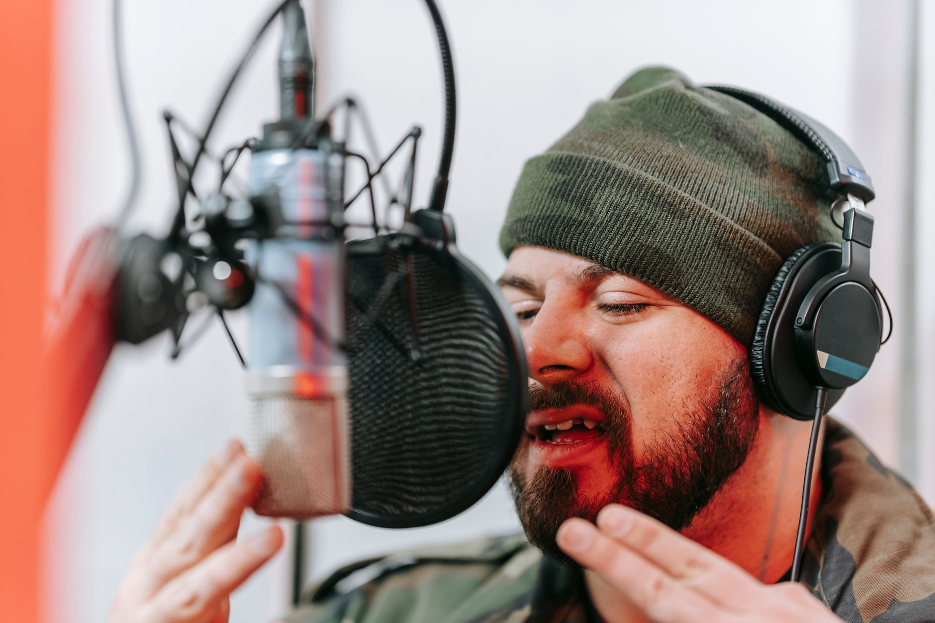 Les 7 meilleurs micros pour enregistrer du rap sans ruiner votre flow — microphone enregistrement studio rap
