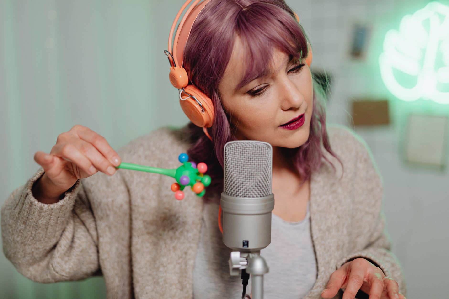 Micro ASMR et immersion sonore : comprendre ce que vos auditeurs entendent vraiment — configuration de microphone ASMR en gros plan