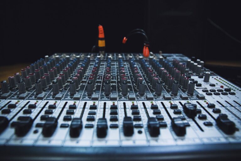 Table de mixage DJ 2 — table de mixage DJ 2 ou 4 voies