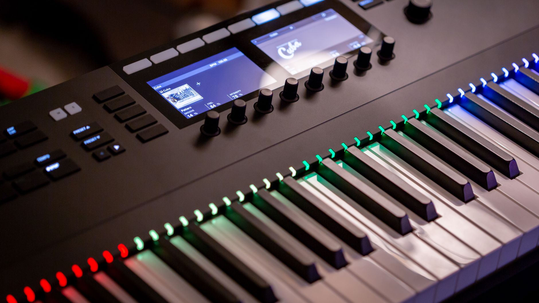 Créer son premier beat pas à pas sans matériel cher — interface logiciel de production musicale