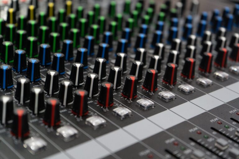 Mixage en ligne (avec IA) — interface de mixage audio en ligne